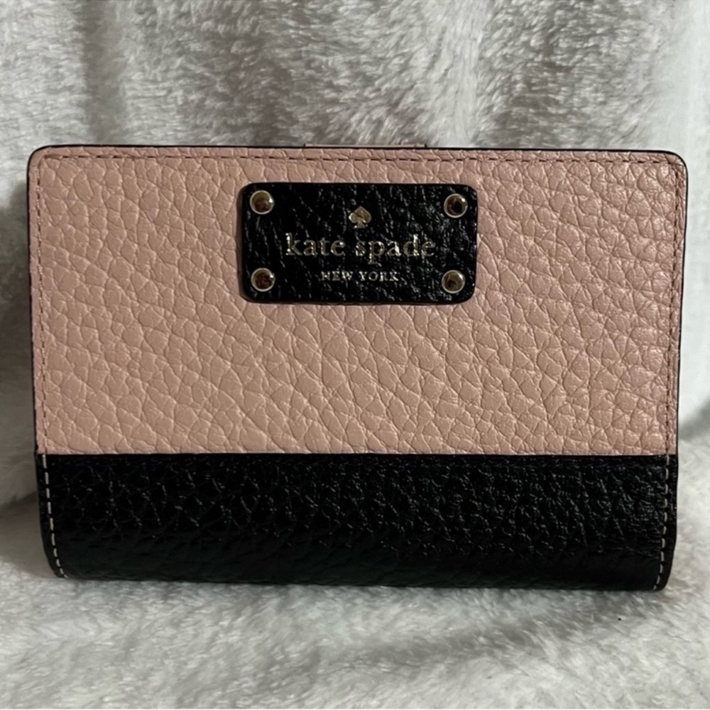 Kate Spade Bay Street Tellie Warm Vellum/Black Bifold Wallet